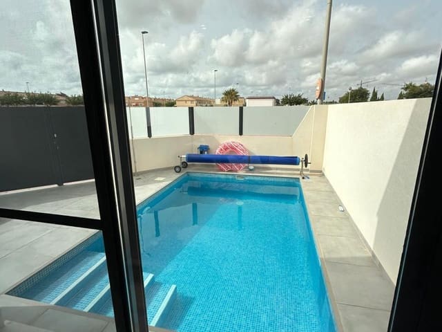 Image No.32-3 Bed Property for sale