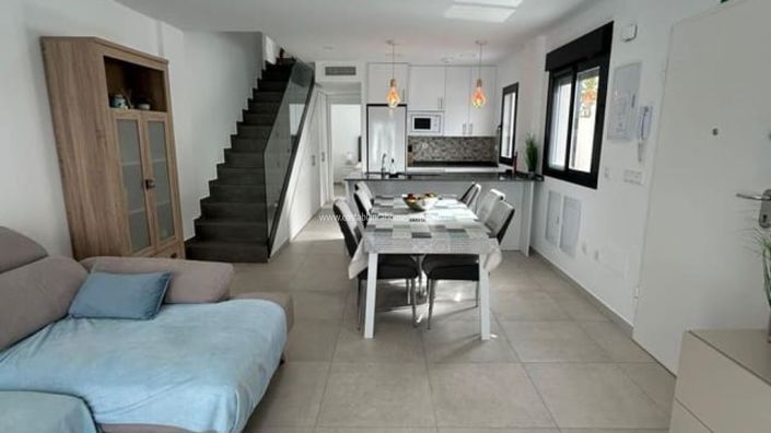 Image No.33-3 Bed Property for sale