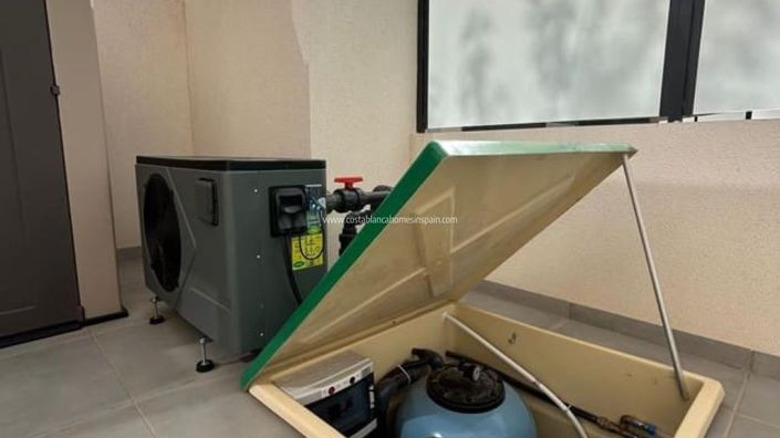 Image No.37-3 Bed Property for sale