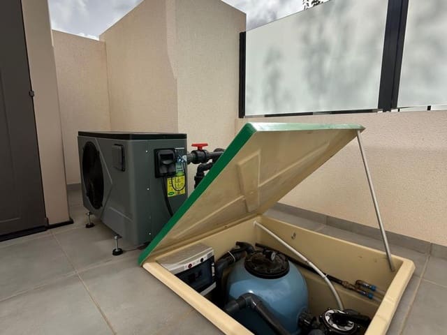 Image No.37-3 Bed Property for sale