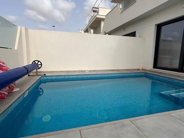 Image No.38-3 Bed Property for sale