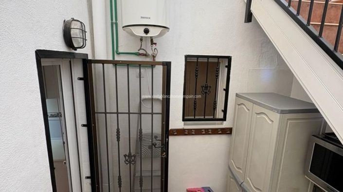 Image No.28-3 Bed Property for sale