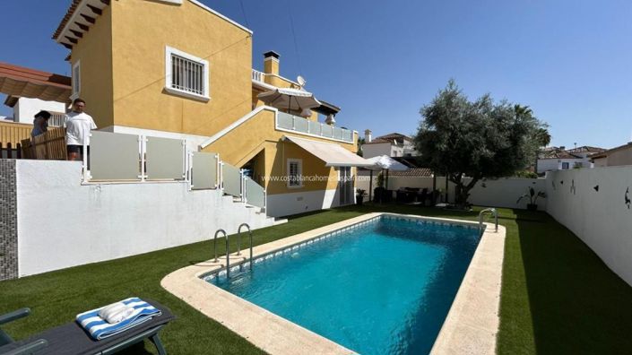 Image No.9-3 Bed Villa for sale