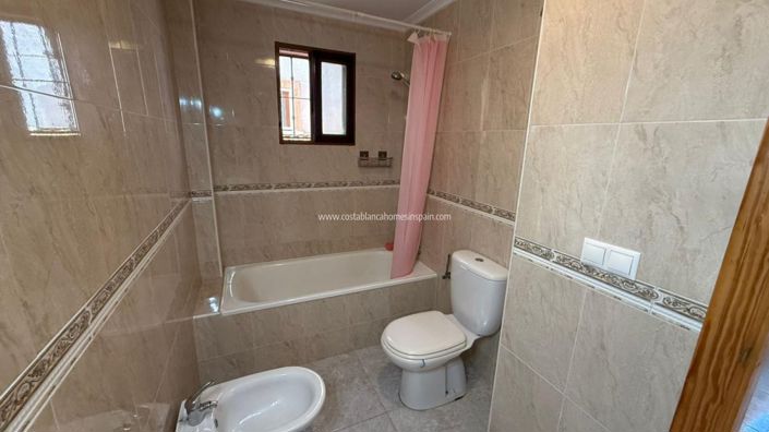 Image No.16-2 Bed Apartment for sale