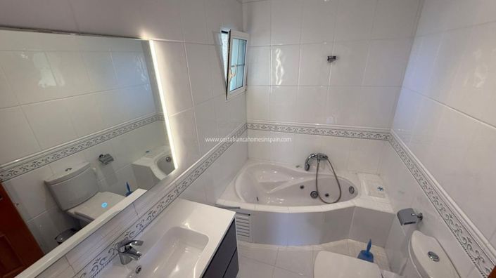 Image No.34-3 Bed Villa for sale