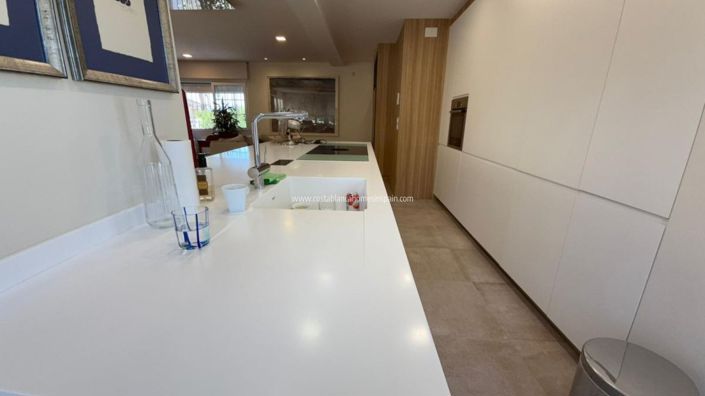 Image No.37-3 Bed Villa for sale