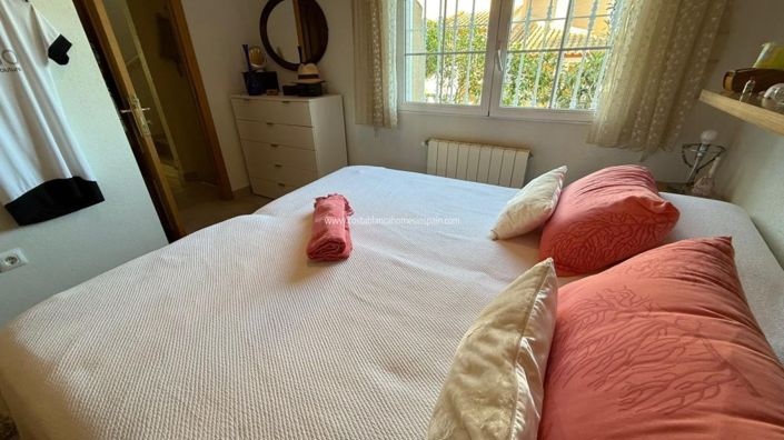 Image No.8-3 Bed Villa for sale