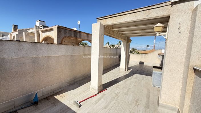 Image No.19-2 Bed Townhouse for sale