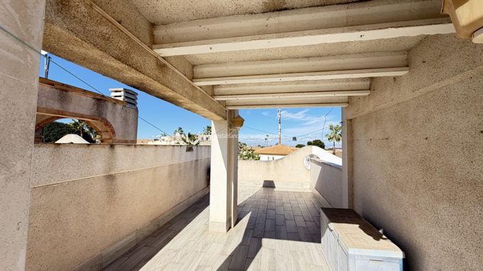 Image No.20-2 Bed Townhouse for sale