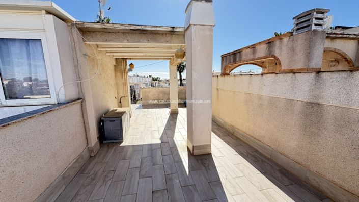 Image No.21-2 Bed Townhouse for sale