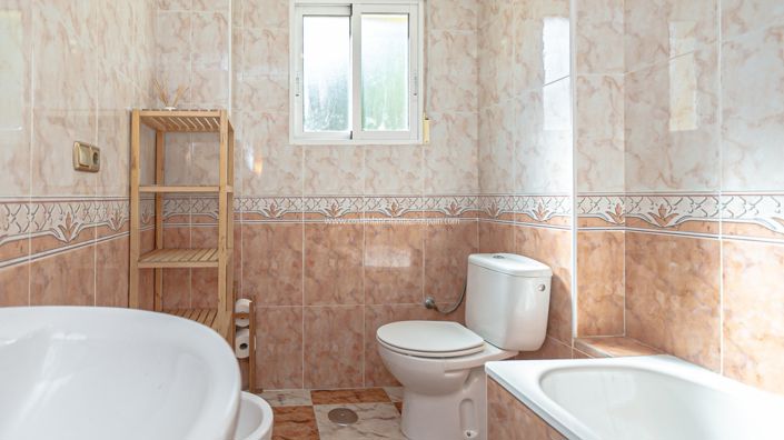 Image No.17-2 Bed Apartment for sale