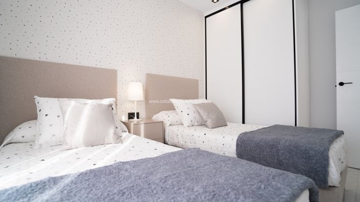 Image No.35-3 Bed Apartment for sale