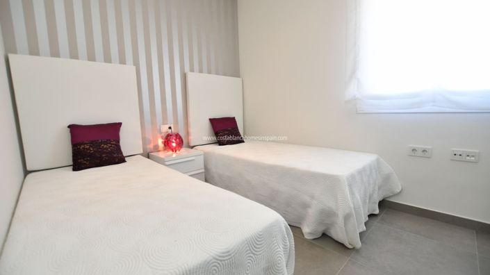 Image No.25-2 Bed Apartment for sale