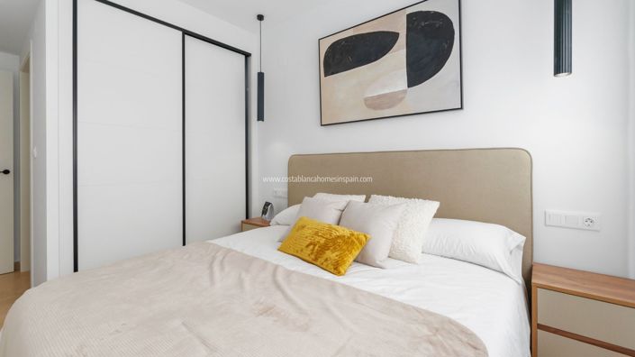 Image No.32-2 Bed Apartment for sale