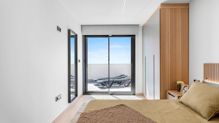 Image No.24-3 Bed Apartment for sale