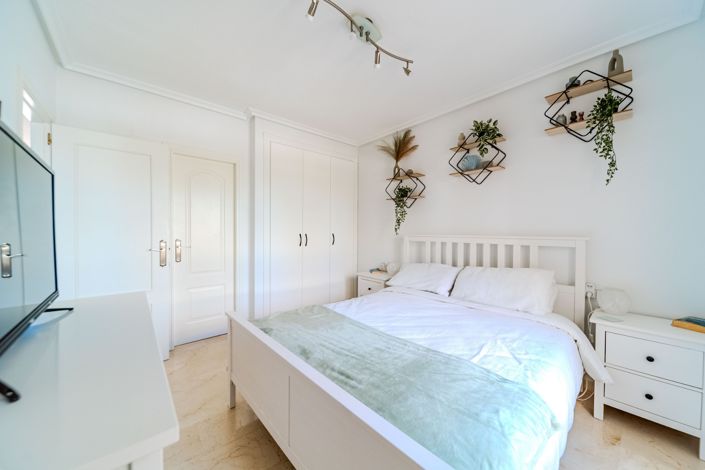 Image No.11-2 Bed Apartment for sale