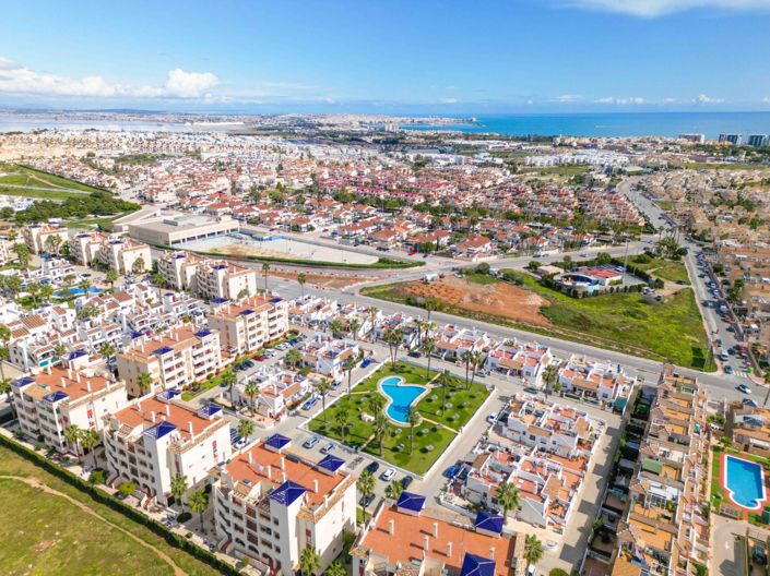 Image No.20-2 Bed Apartment for sale