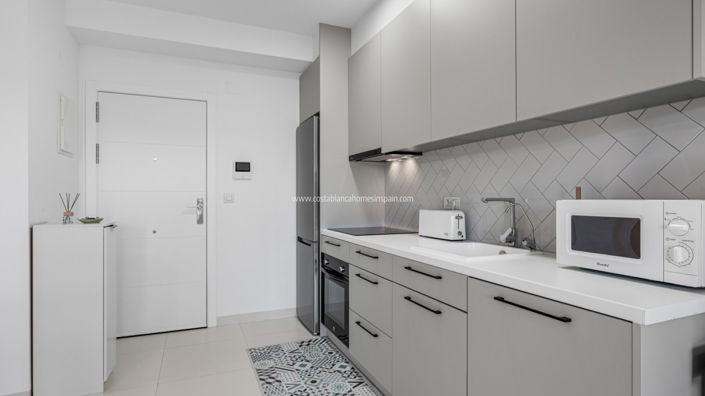 Image No.8-2 Bed Apartment for sale