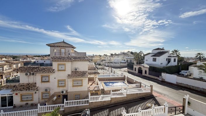 Image No.17-2 Bed Property for sale