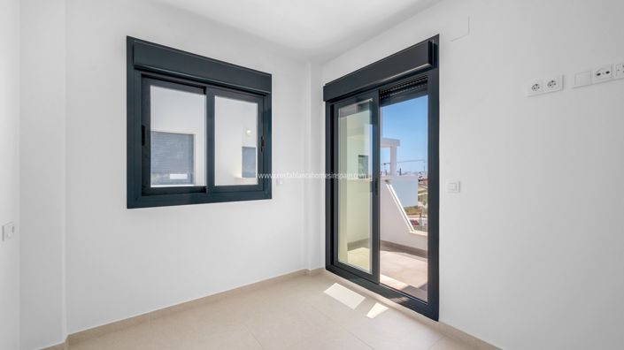 Image No.11-2 Bed Apartment for sale