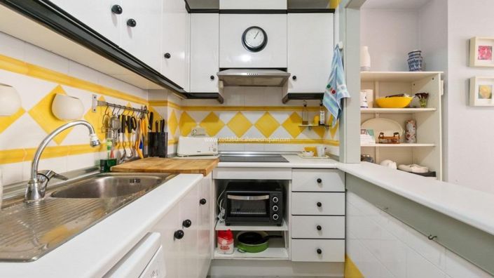 Image No.8-3 Bed Apartment for sale