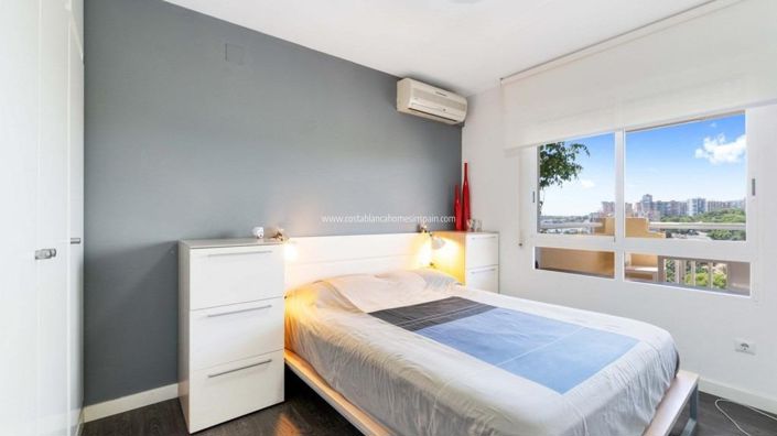 Image No.10-3 Bed Apartment for sale