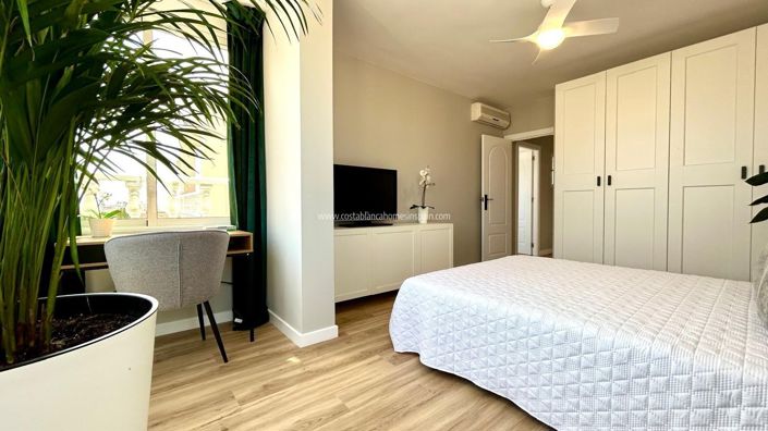 Image No.15-3 Bed Townhouse for sale