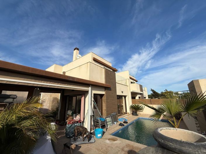 Image No.10-3 Bed Villa for sale