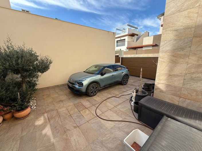 Image No.13-3 Bed Villa for sale