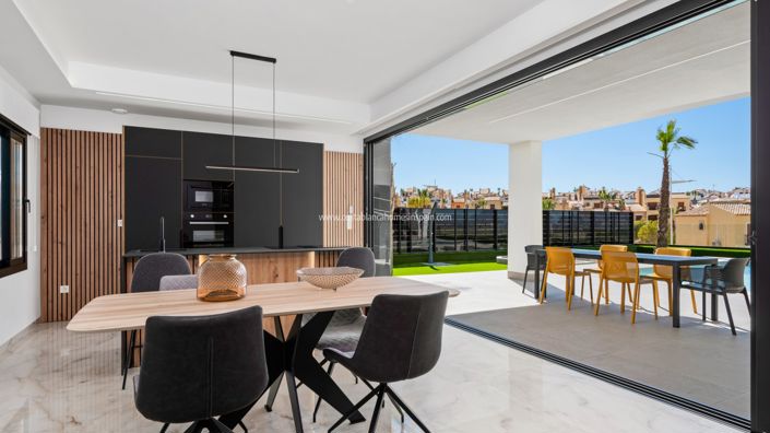 Image No.15-3 Bed Villa for sale