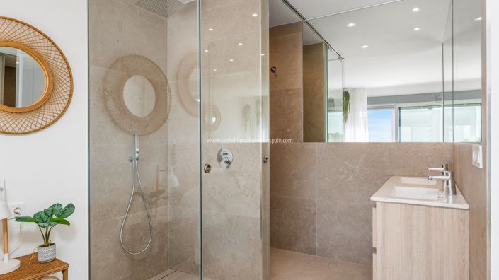 Image No.27-3 Bed Villa for sale