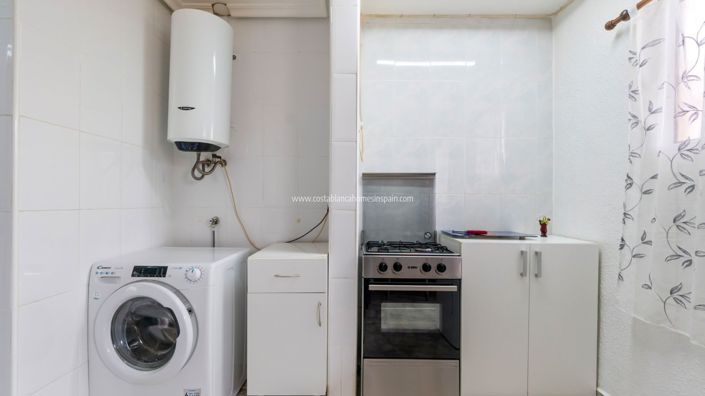 Image No.13-2 Bed Townhouse for sale