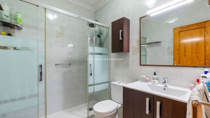 Image No.8-2 Bed Townhouse for sale