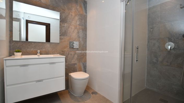 Image No.20-2 Bed Apartment for sale