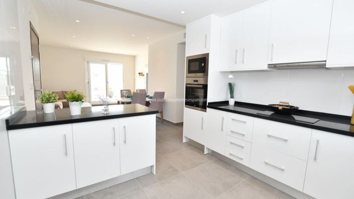 Image No.8-2 Bed Apartment for sale