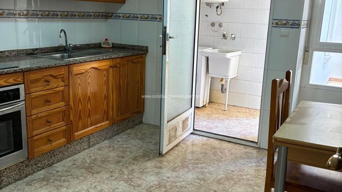 Image No.21-3 Bed Apartment for sale