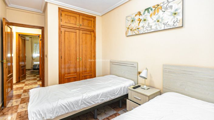 Image No.20-2 Bed Apartment for sale