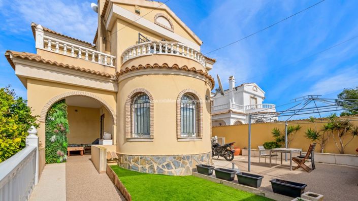 Image No.3-Villa de 3 chambres à vendre à Orihuela Costa