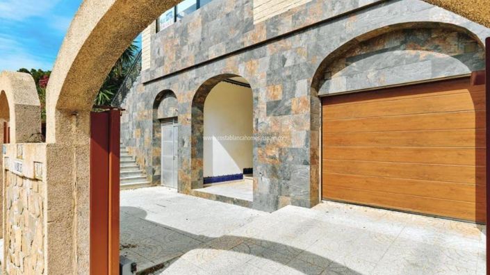 Image No.27-5 Bed Villa for sale