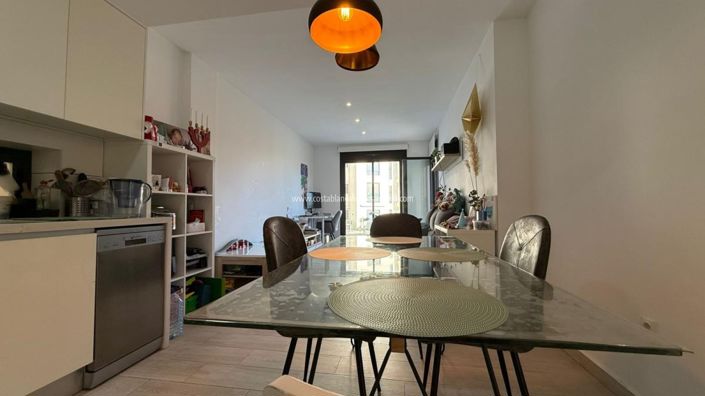 Image No.20-2 Bed Apartment for sale