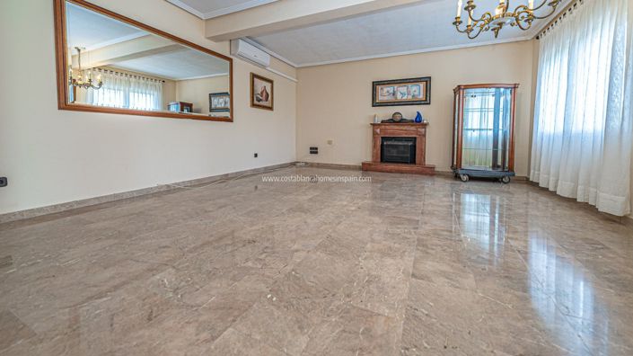 Image No.6-Propriété de 4 chambres à vendre à Torrevieja