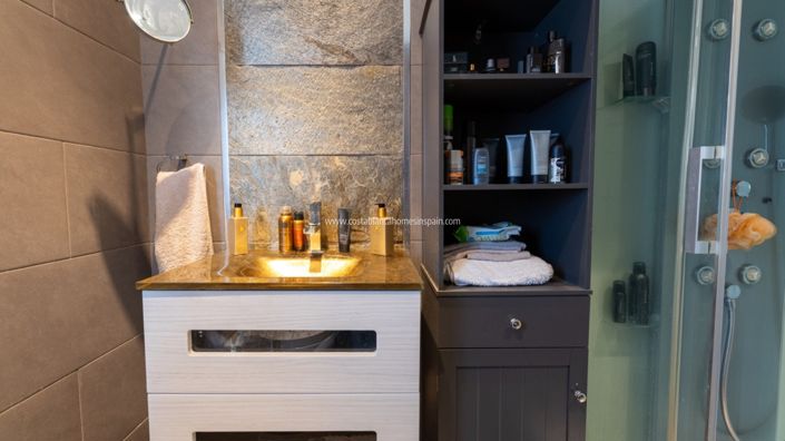 Image No.20-4 Bed Villa for sale