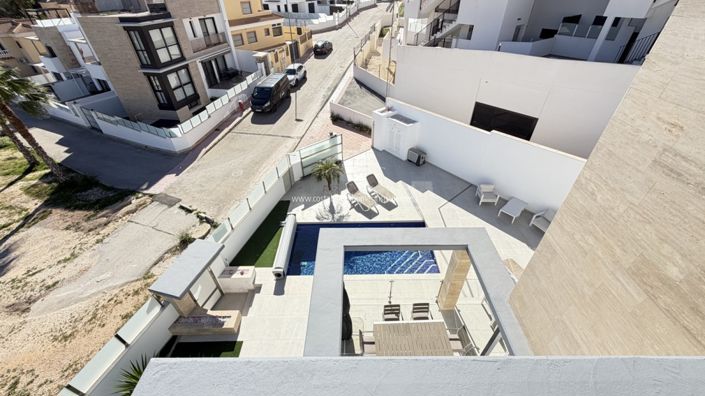 Image No.33-Villa de 4 chambres à vendre à Villamartin