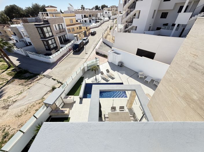 Image No.33-4 Bed Villa for sale