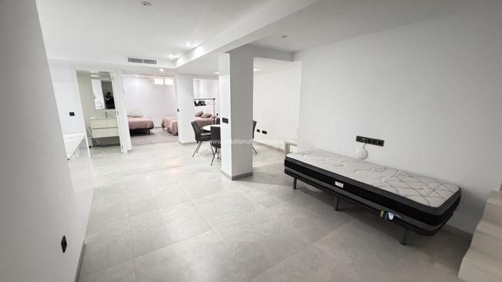 Image No.35-Villa de 4 chambres à vendre à Villamartin