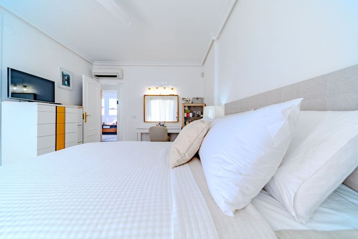 Image No.25-3 Bed Villa for sale