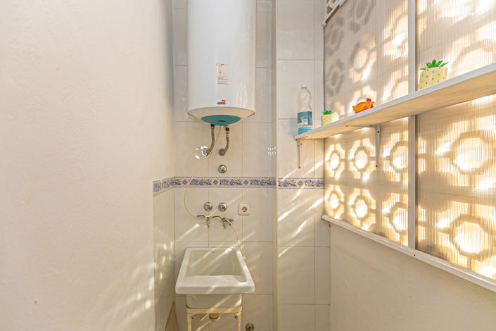 Image No.10-2 Bed Property for sale