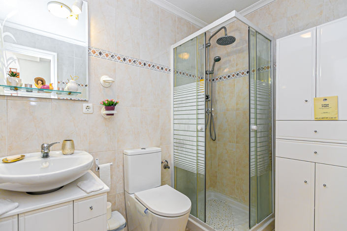 Image No.13-2 Bed Property for sale