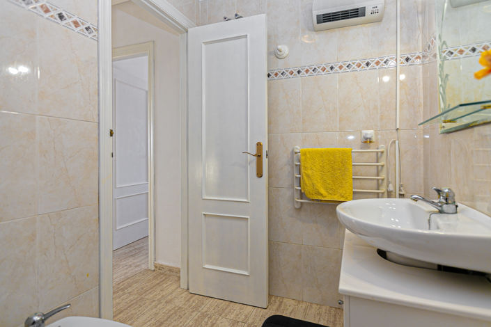 Image No.20-2 Bed Property for sale