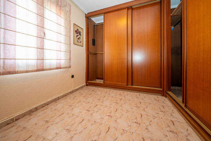 Image No.16-4 Bed Property for sale